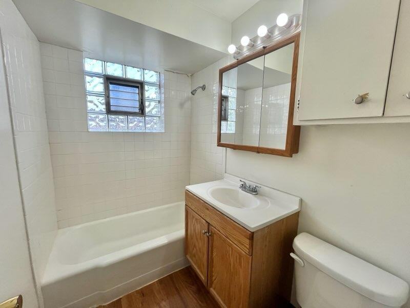 18381 Torrence Ave #5 - Photo 7 of 8