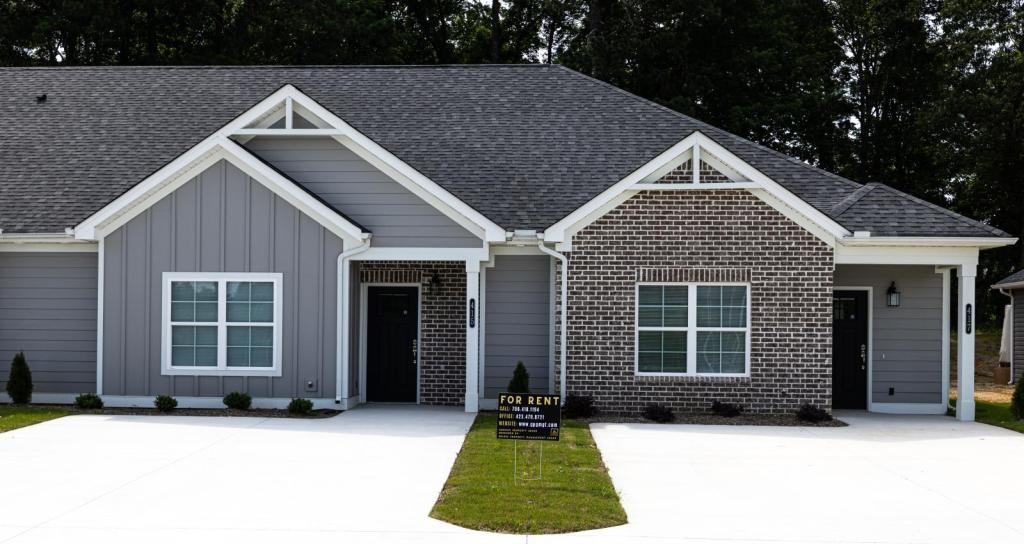 417 Minnis Rd Ne - Photo 2 of 9