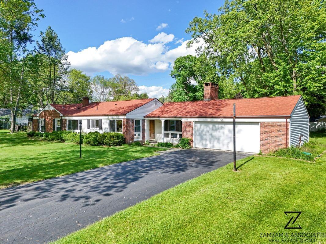 6843 E Dartmoor Rd - Photo 2 of 23