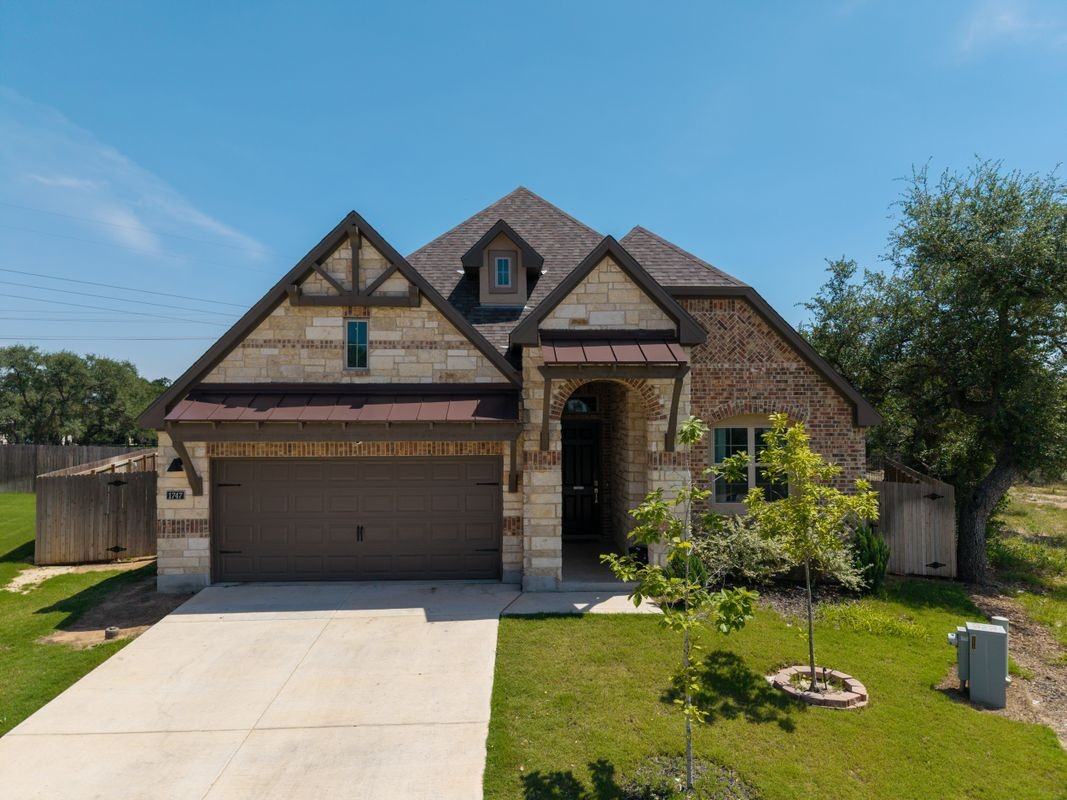 1747 Dunvegan Park - Photo 2 of 50