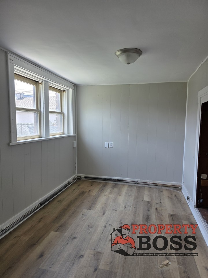 2128 Indianapolis Blvd - Photo 2 of 7
