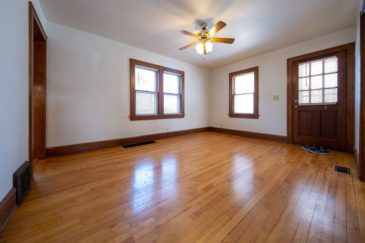 2813 34th Ave S - Photo 3 of 20
