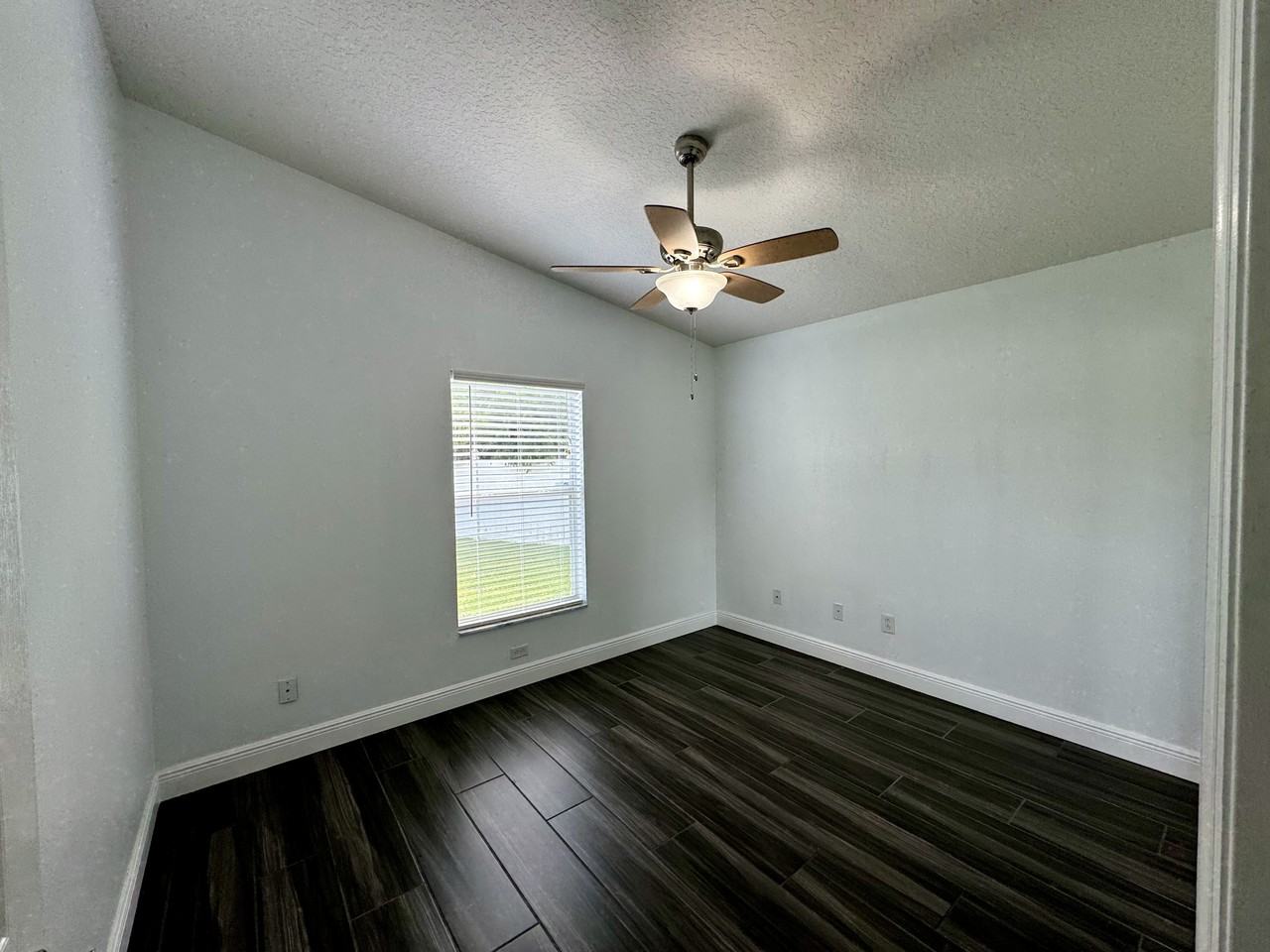 11056 Dawnview Ln - Photo 3 of 29