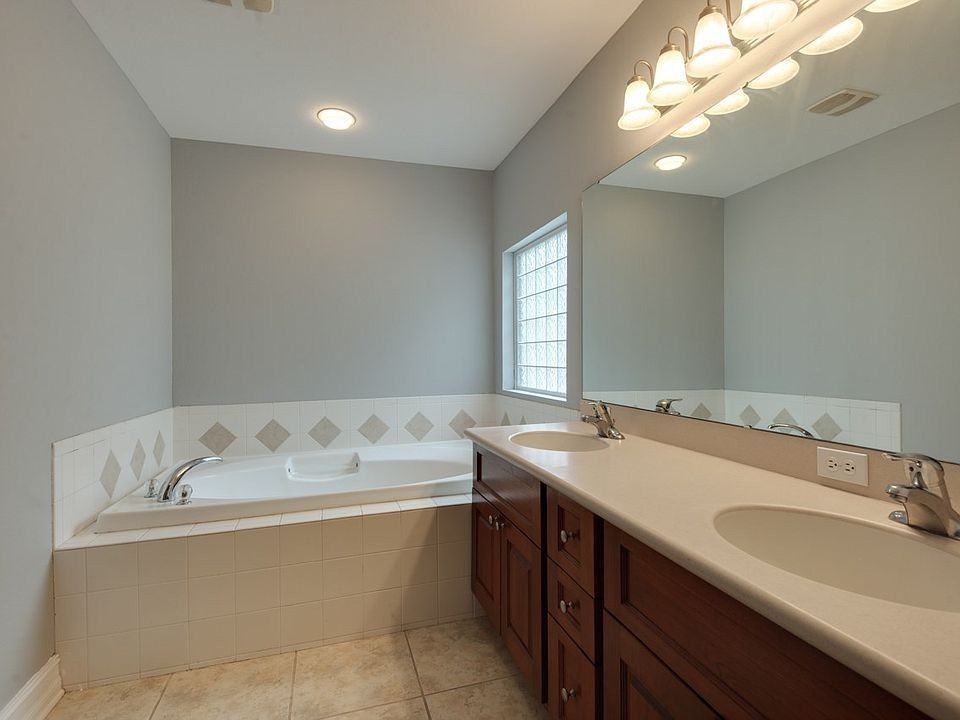 1505 Crescent Hill Dr #1 - Photo 6 of 10