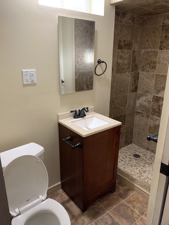 624 Carol Dr - Photo 3 of 24