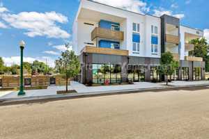 featured image of 385 E 42nd St #310
