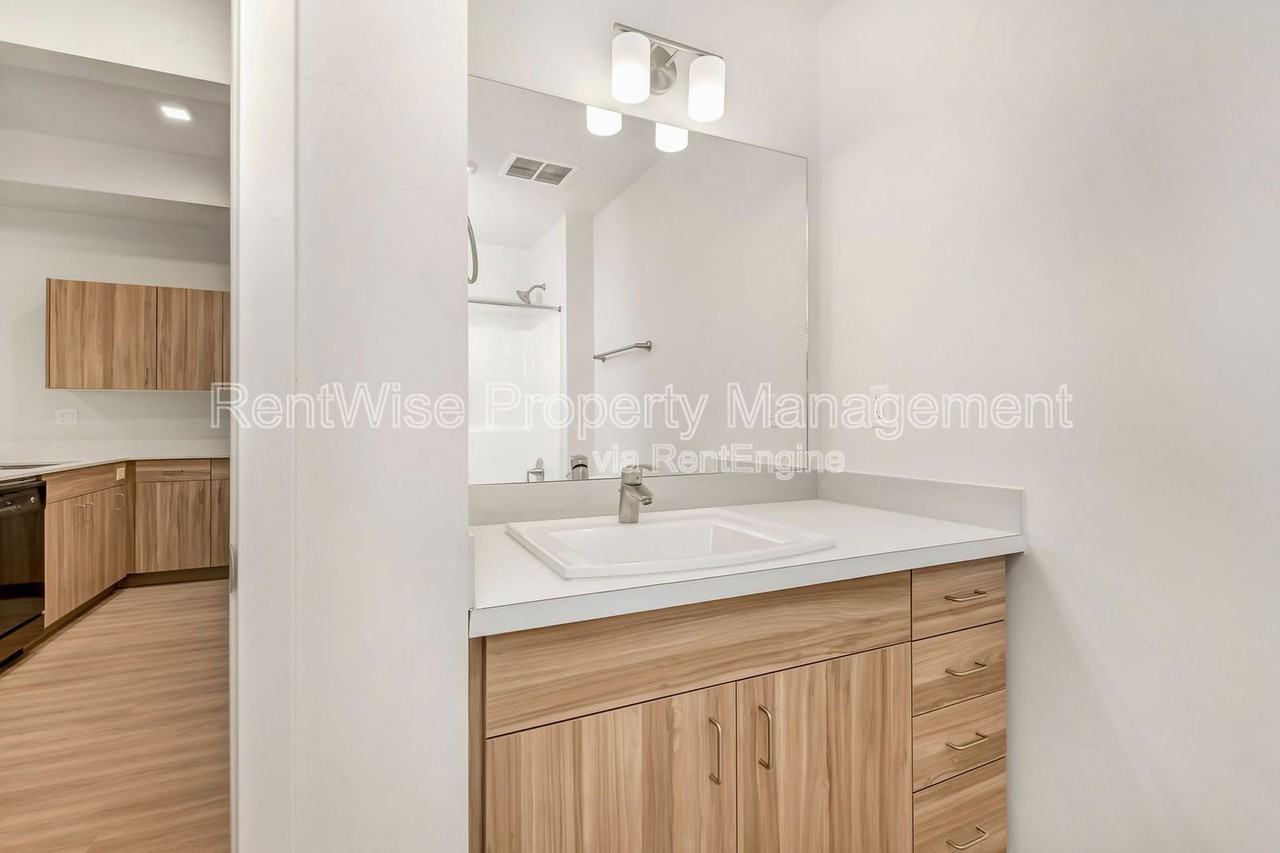 385 E 42nd St #213 - Photo 4 of 16