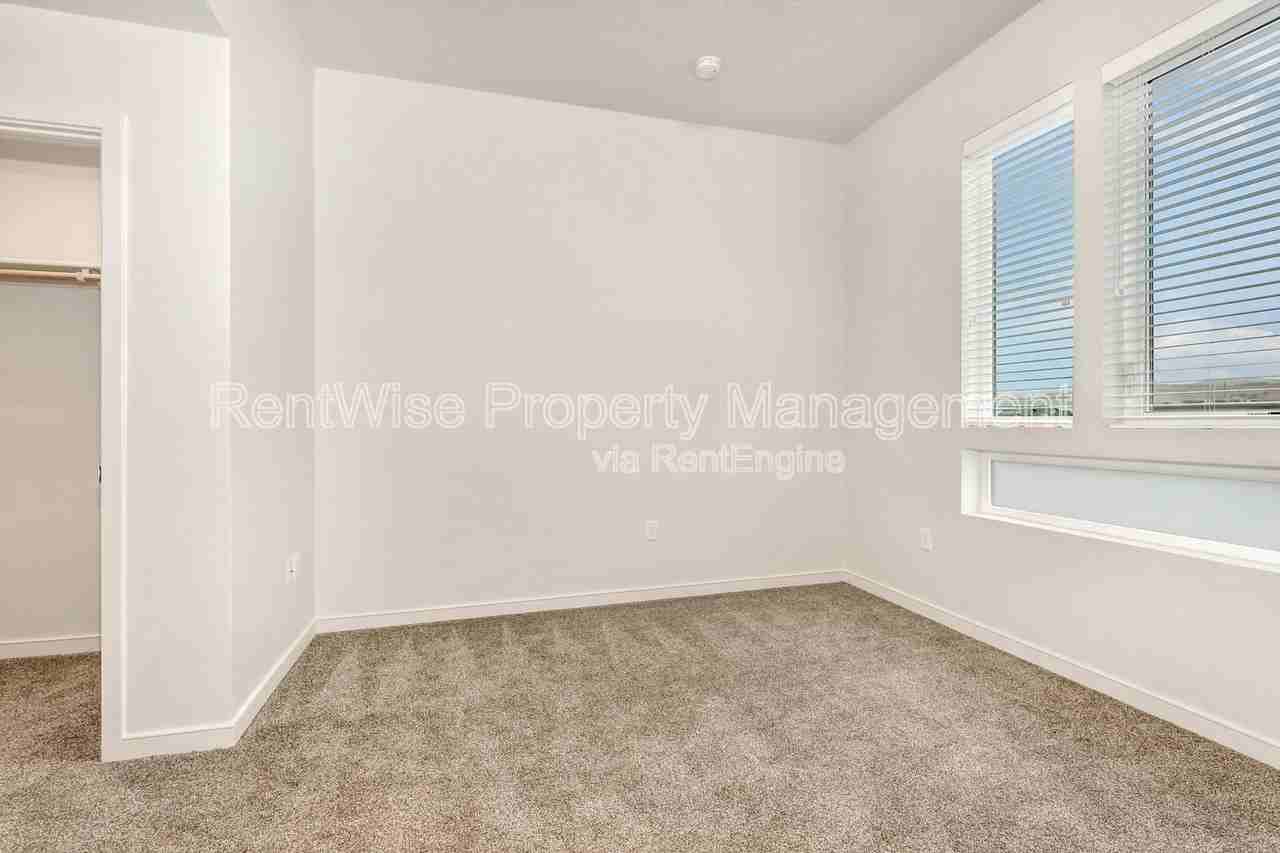 385 E 42nd St #206 - Photo 7 of 16