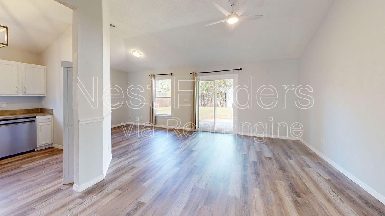 477 Shamrock Ave S - Photo 6 of 19