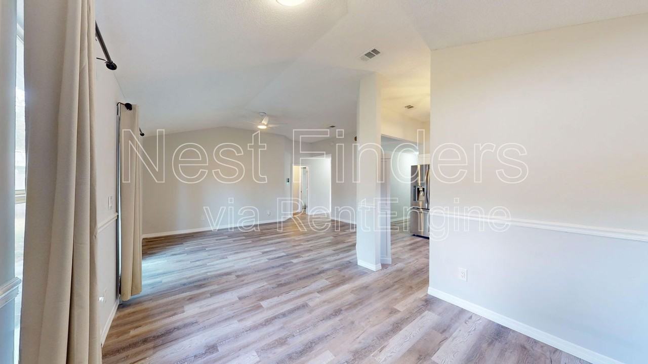 477 Shamrock Ave S - Photo 7 of 19