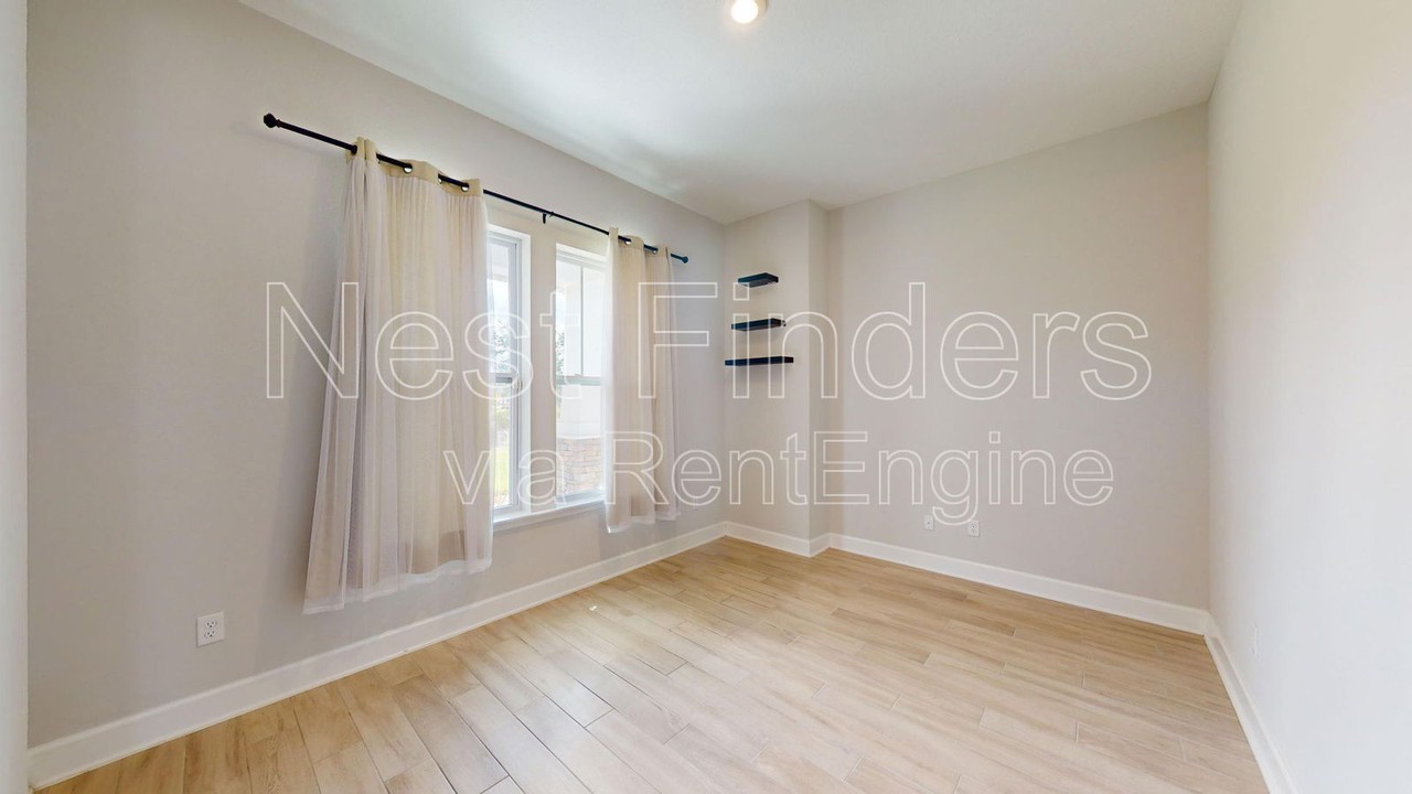 202 Ashbury St - Photo 6 of 40