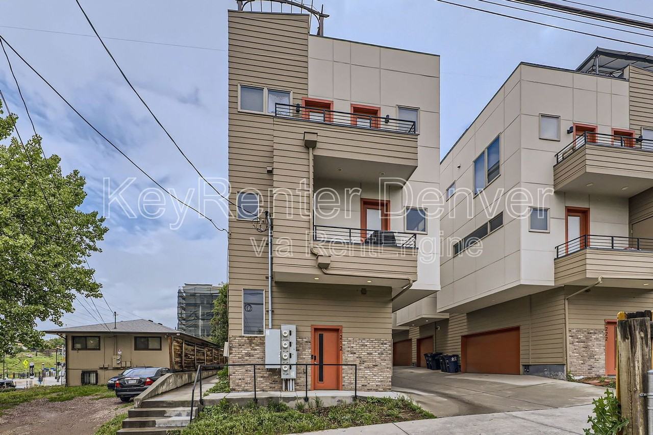 1212 N Perry St - Photo 5 of 36