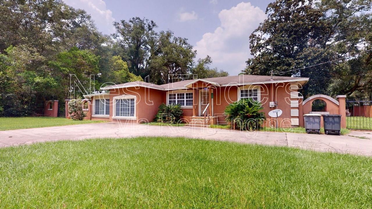 8229 Hogan Rd - Photo 3 of 31