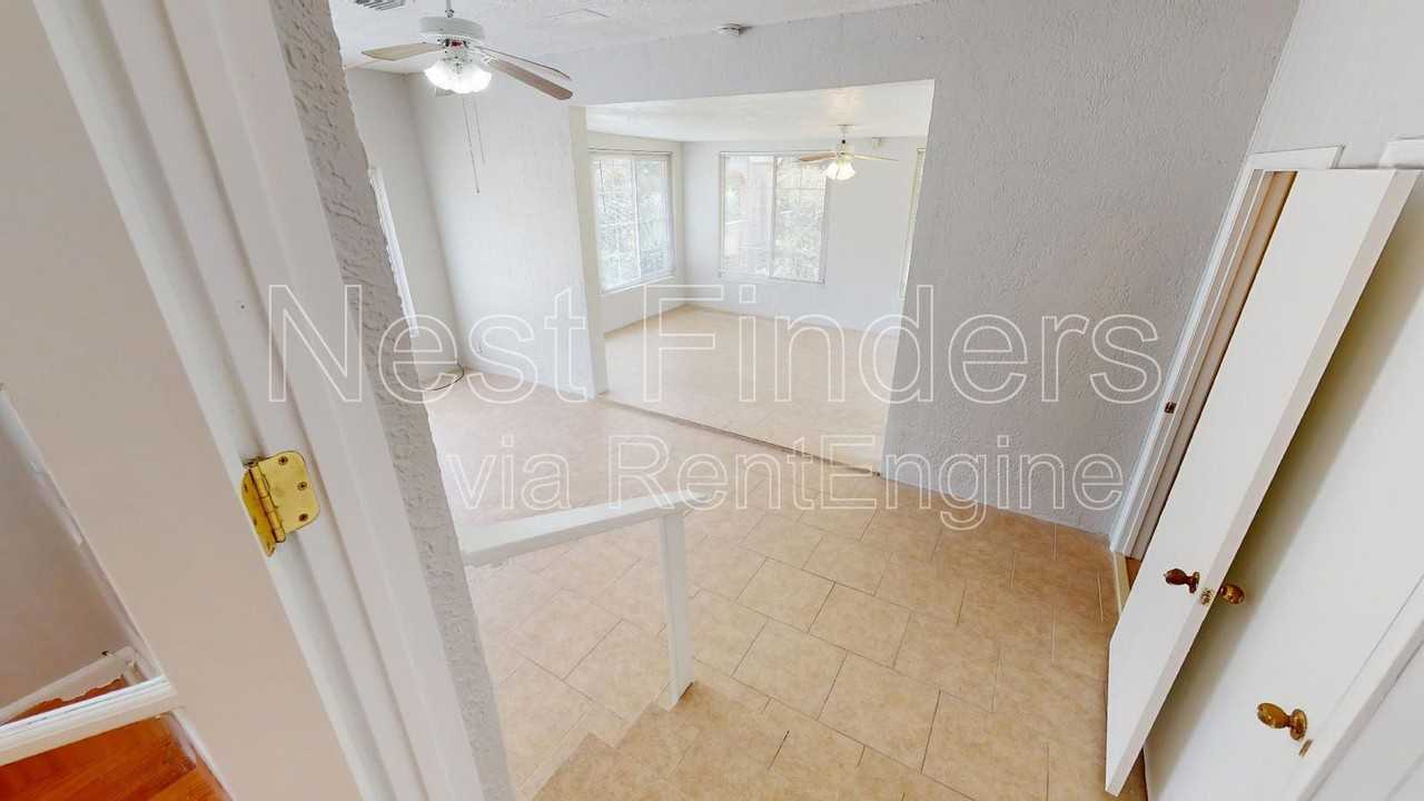 8229 Hogan Rd - Photo 6 of 31