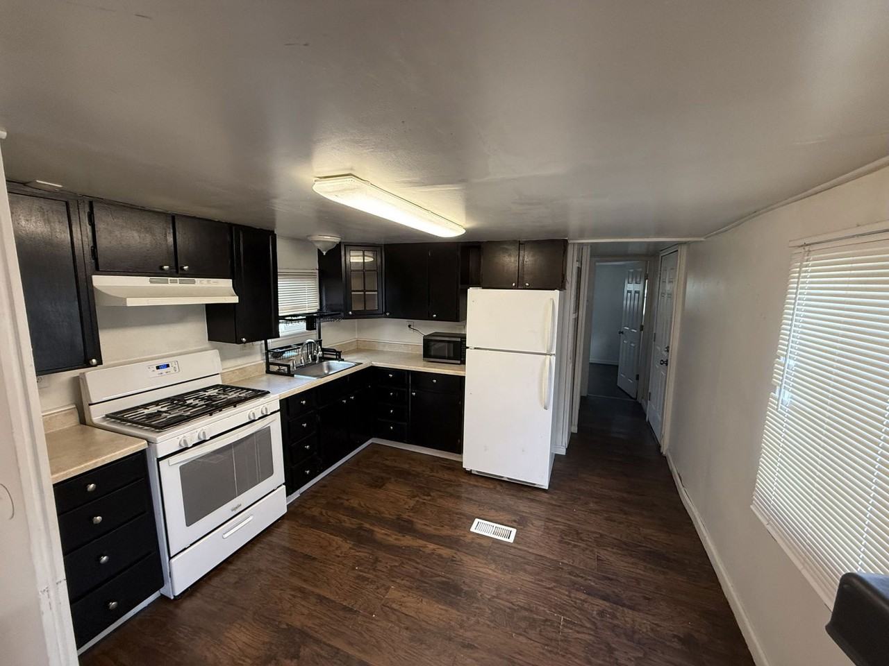 1303 N College Ave #16 - Photo 5 of 11
