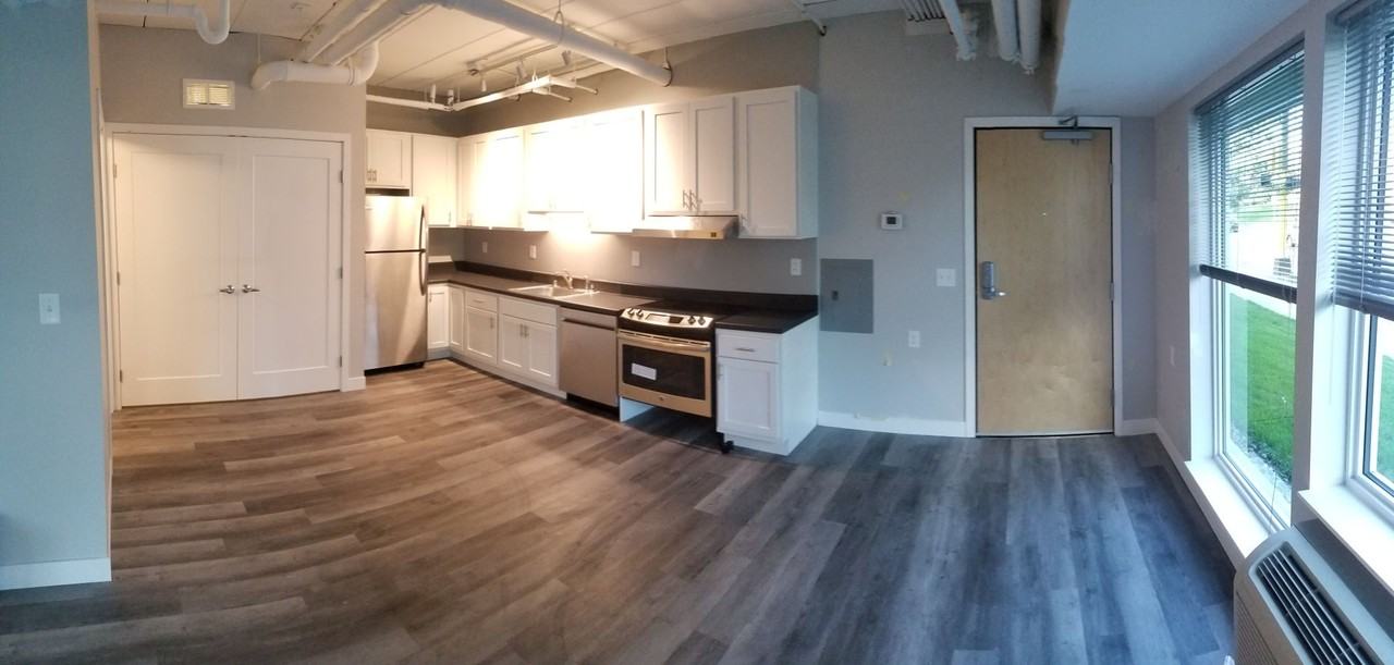 2630 Essex St SE - Photo 2 of 3