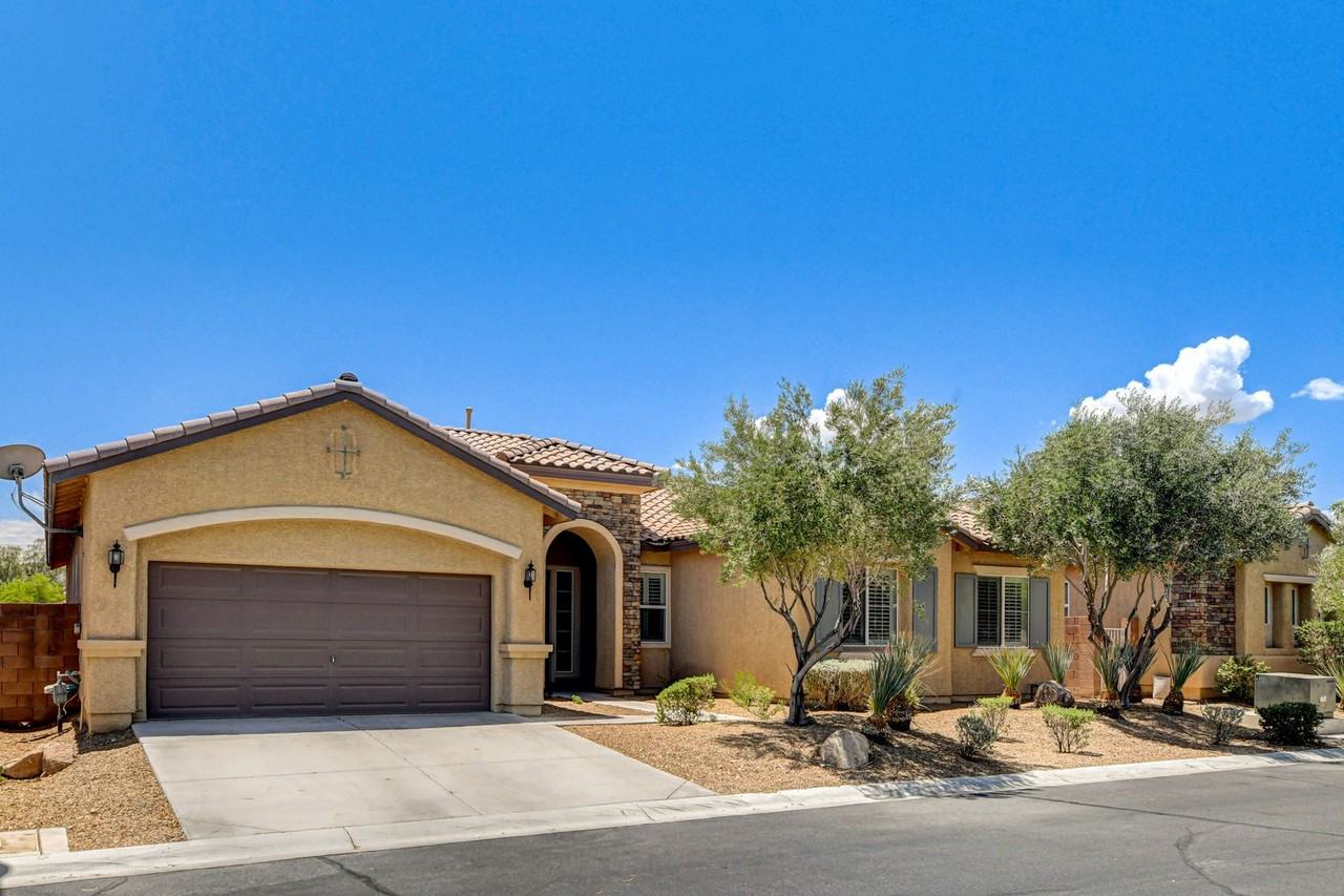 9037 Sweet Tree Ct - Photo 2 of 50