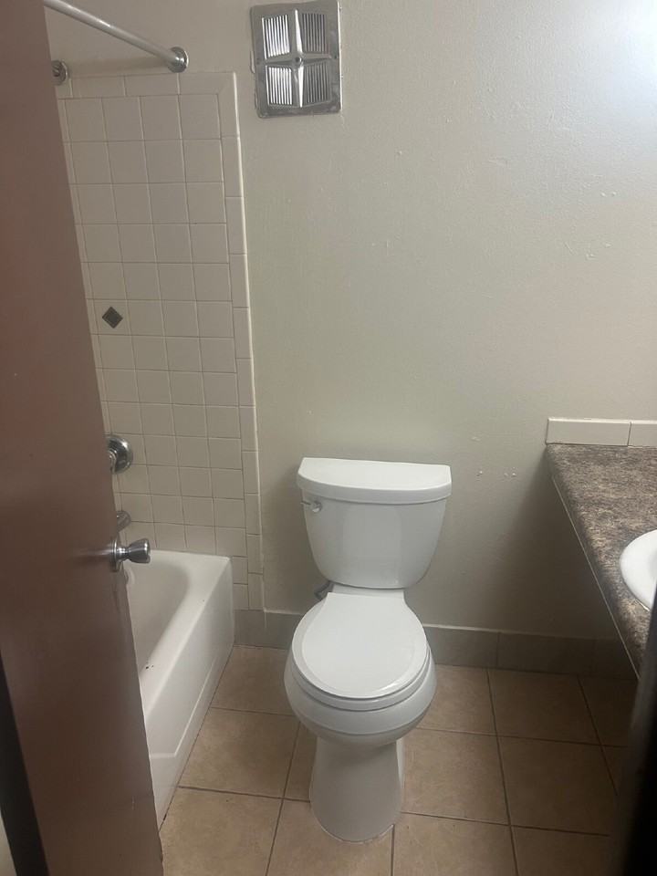 8848 N 95th St #F - Photo 3 of 12