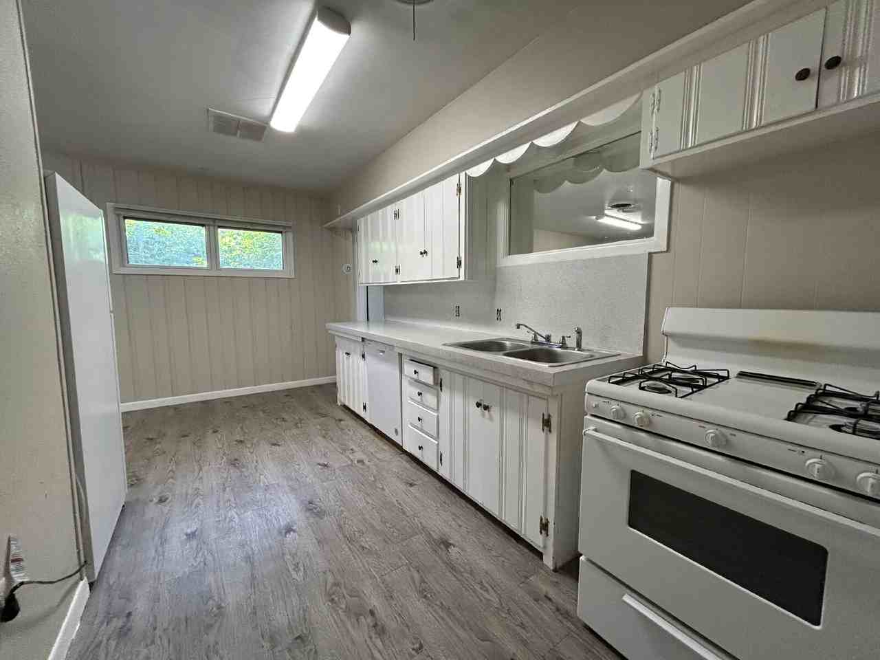 3004 30th St - Photo 3 of 15