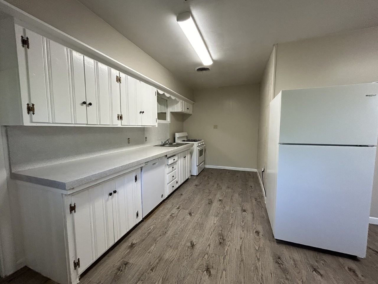 3004 30th St - Photo 4 of 15