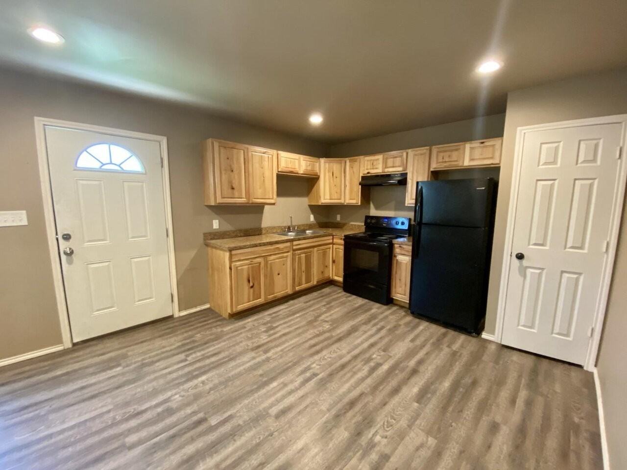 213 36th St - Photo 3 of 13
