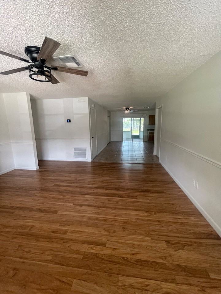 107 Montana Ave - Photo 3 of 24