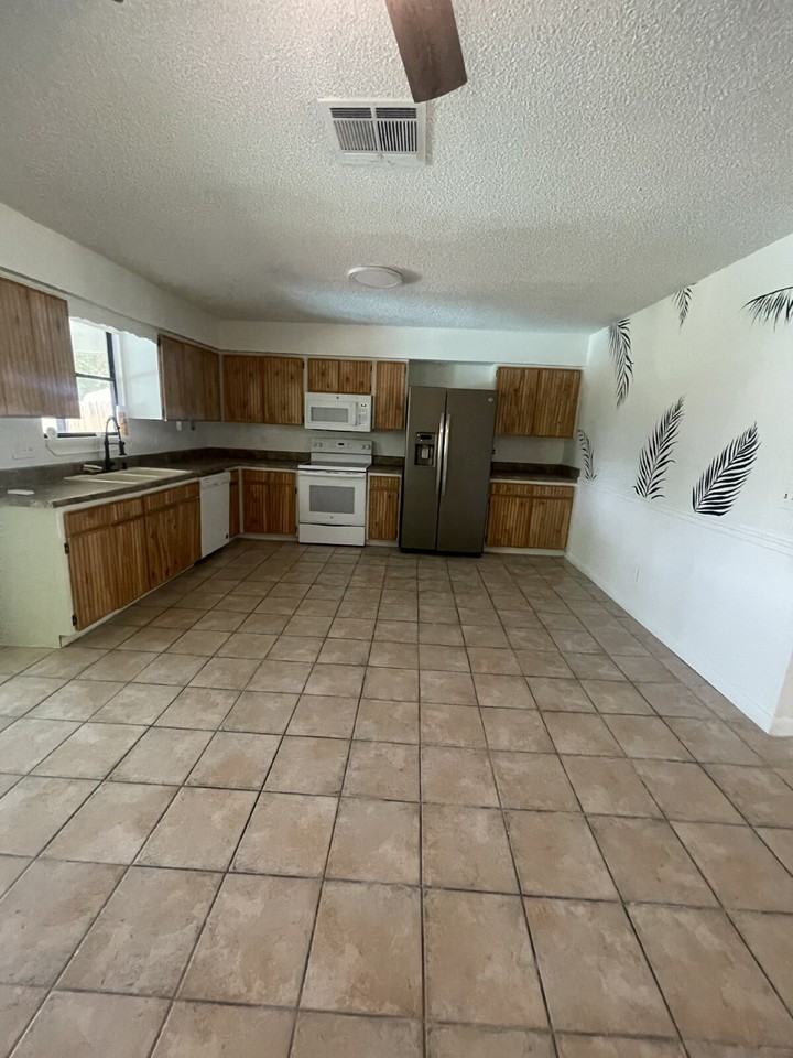 107 Montana Ave - Photo 6 of 24