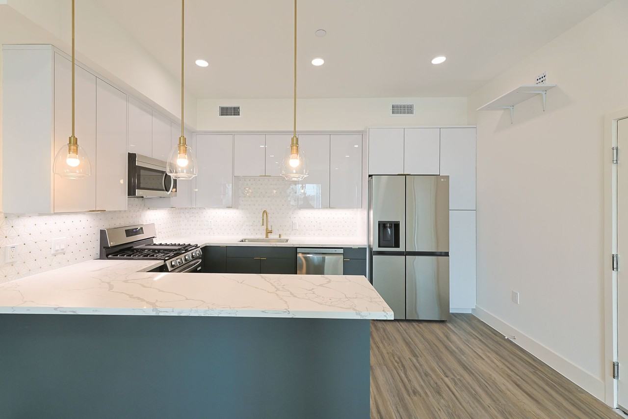 4000 Mont Clair Apartments - Photo 2 of 8