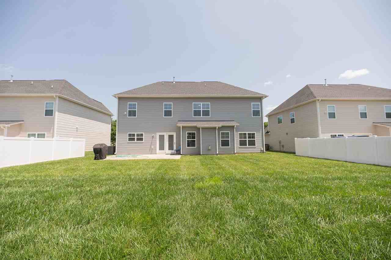 5773 Highland Grove Dr - Photo 3 of 41