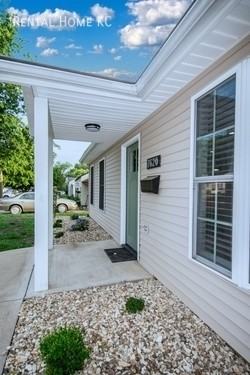 7620 Robinson St - Photo 3 of 22