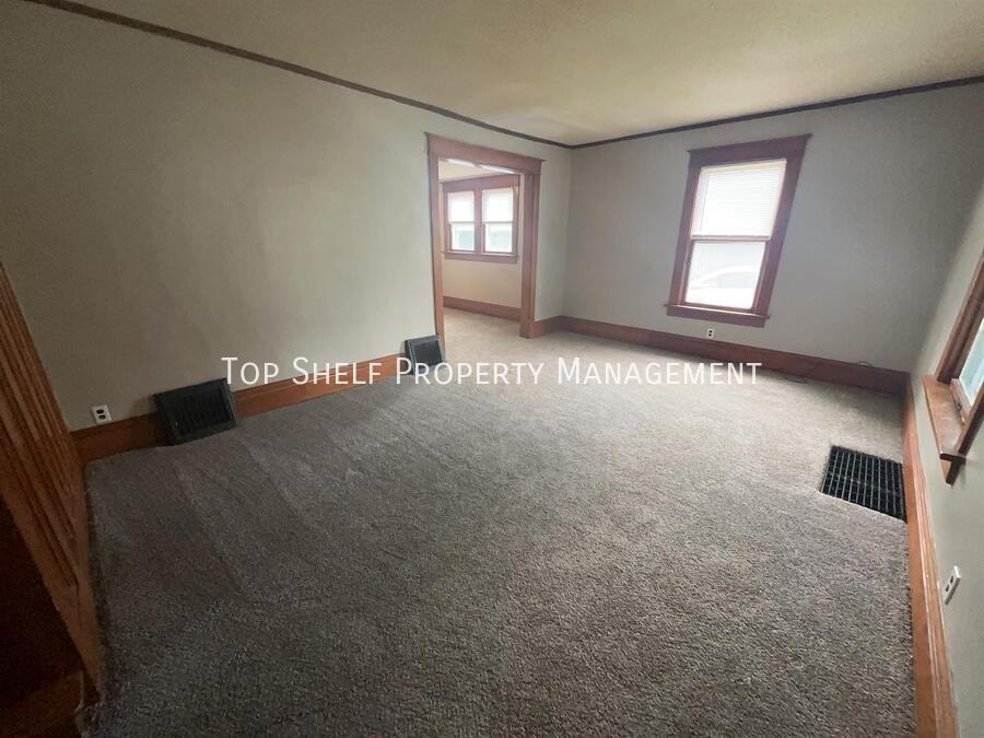 1341 18th St - Photo 2 of 10