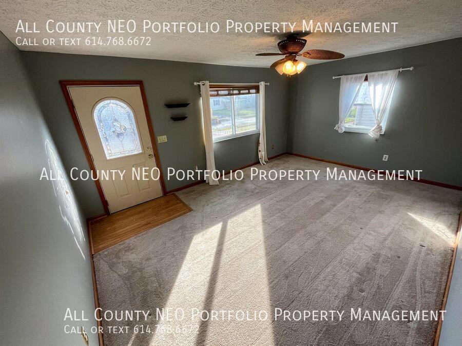 3393 Homecroft Dr - Photo 2 of 13