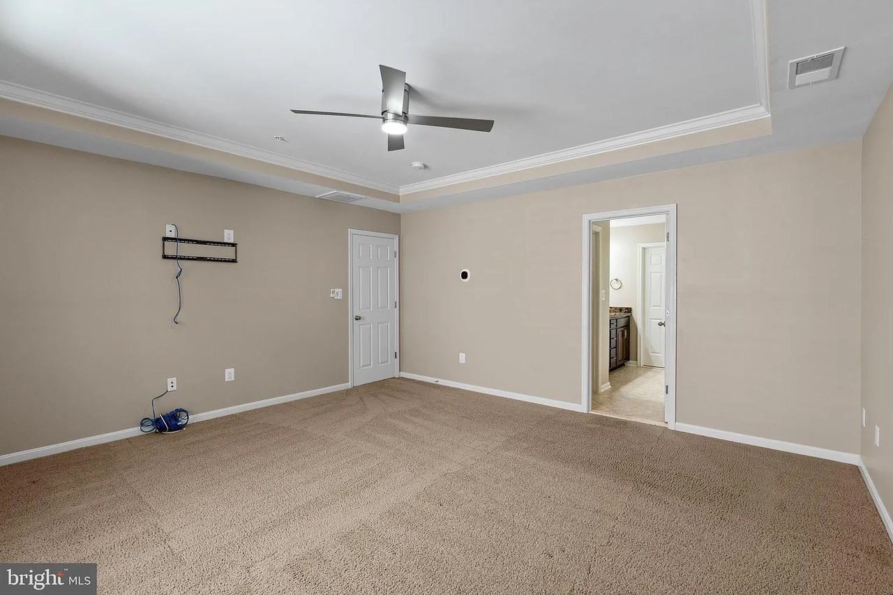 920 Saint Martins Loop #NA - Photo 5 of 39
