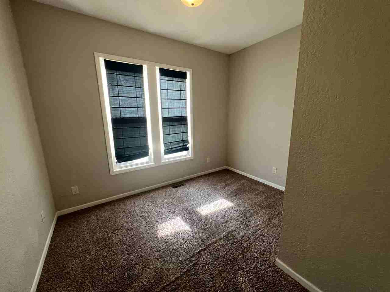 203 S Livergood St - Photo 4 of 5