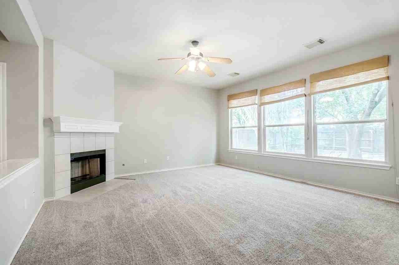 4229 Kingsburg Dr - Photo 7 of 39