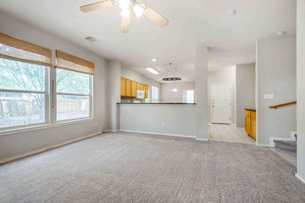 4229 Kingsburg Dr - Photo 6 of 39