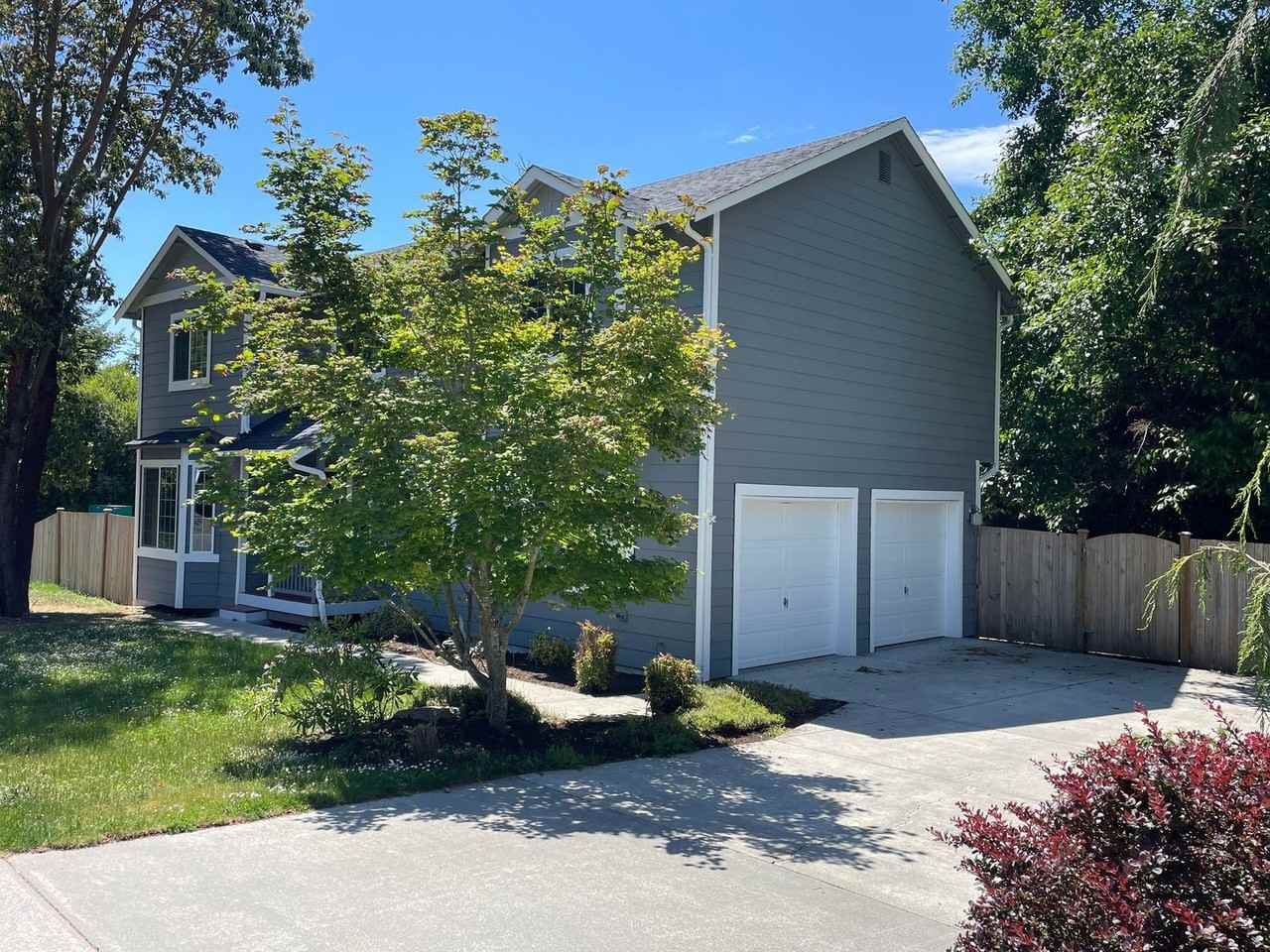 102 Ne Albion St - Photo 2 of 17