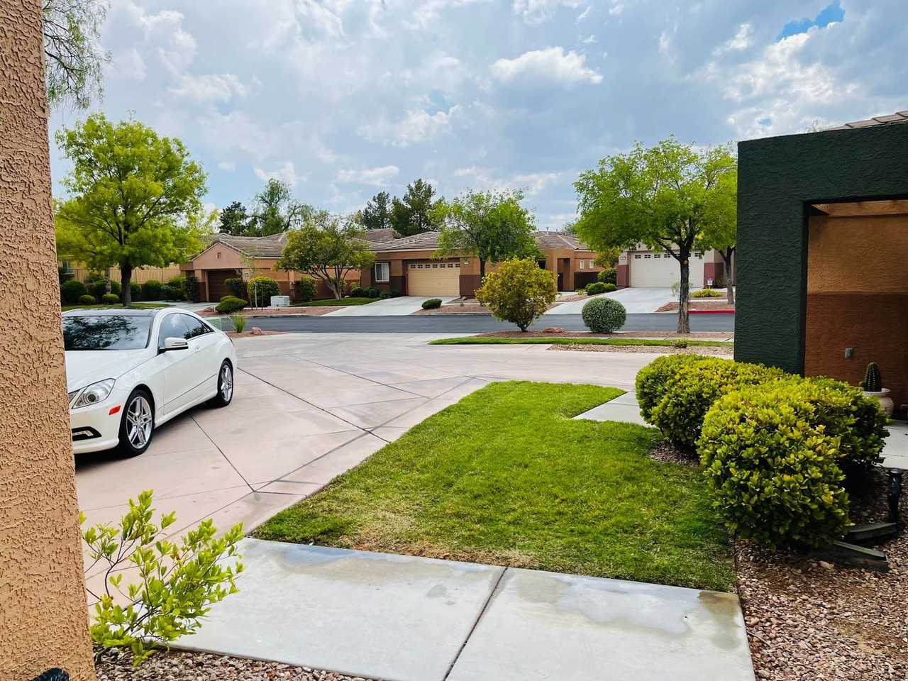 10608 India Hawthorn Ave - Photo 3 of 18