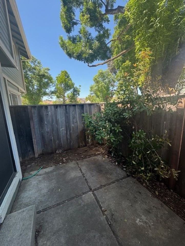 18017 Hillwood Ln - Photo 3 of 20