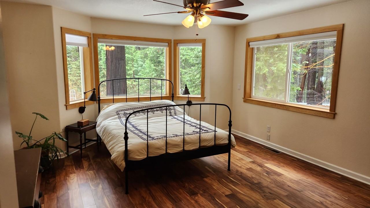 12474 Valley View Rd - Photo 2 of 24