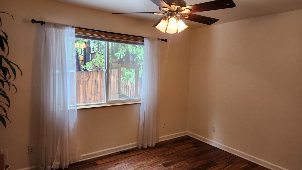 12474 Valley View Rd - Photo 6 of 24