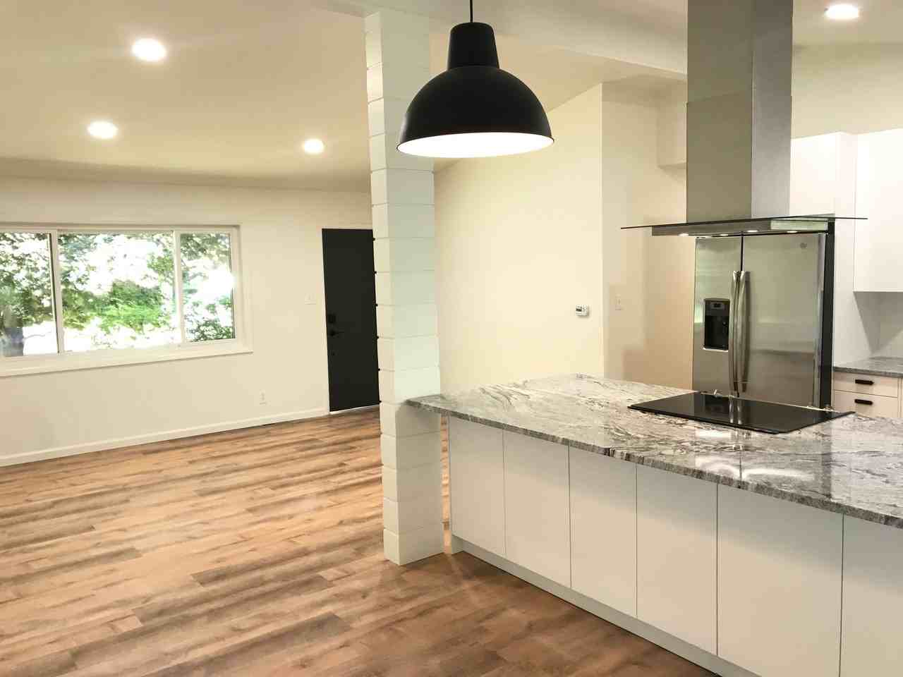 620 S 42nd St - Photo 2 of 28