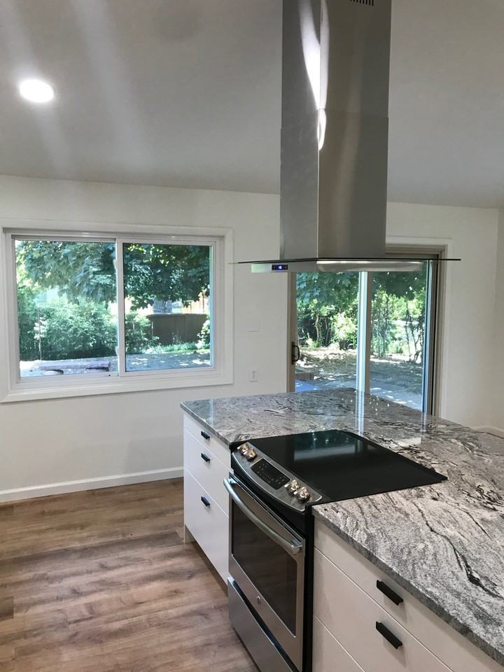 620 S 42nd St - Photo 7 of 28