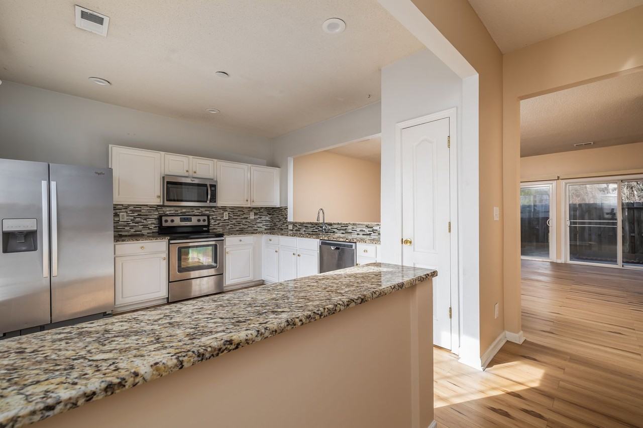3959 Katherine Way - Photo 4 of 23