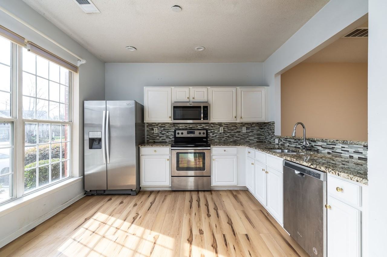 3959 Katherine Way - Photo 6 of 23