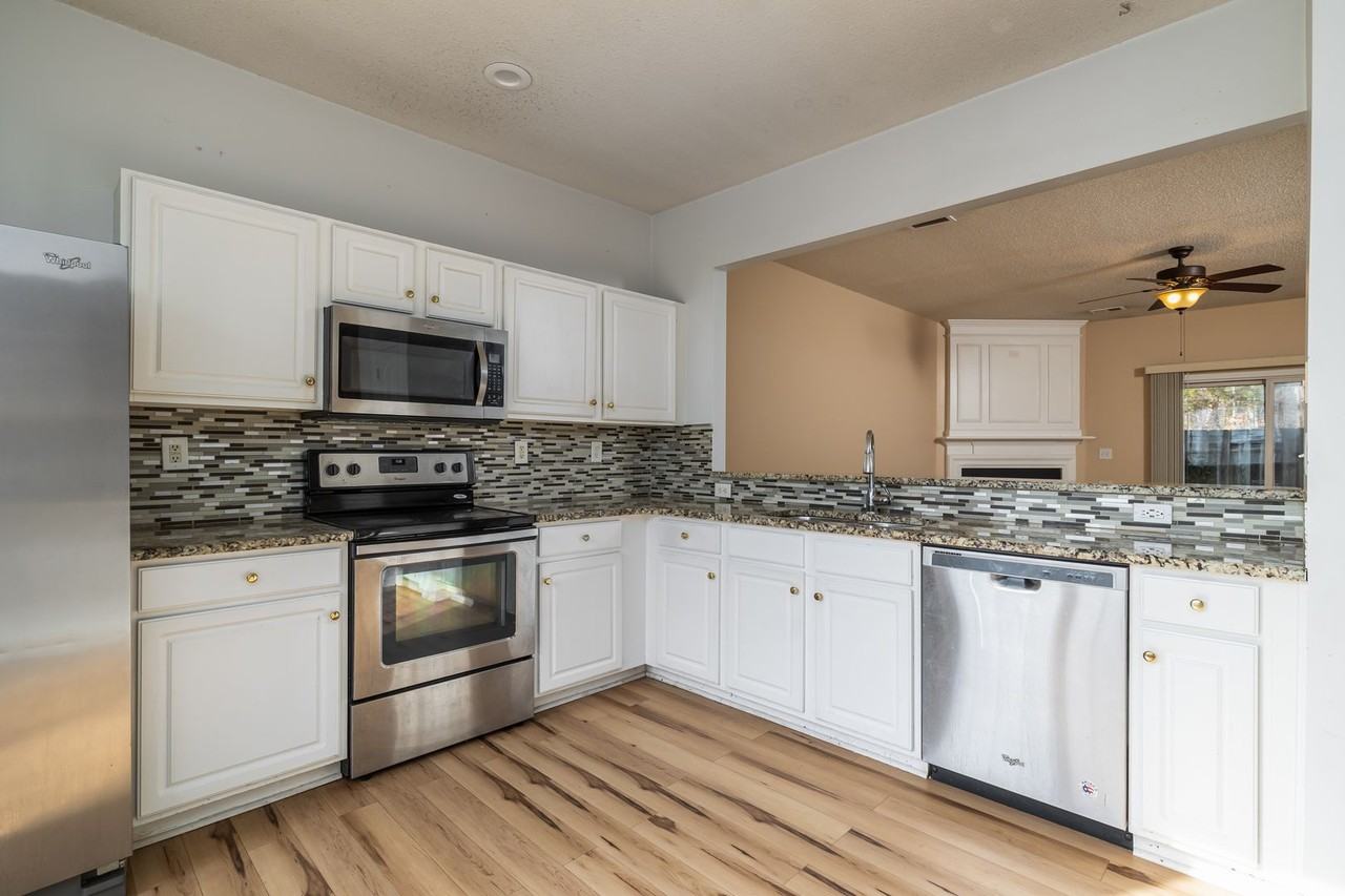 3959 Katherine Way - Photo 7 of 23