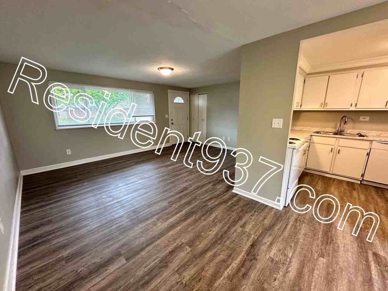 5826 Hinckley Ct - Photo 3 of 21