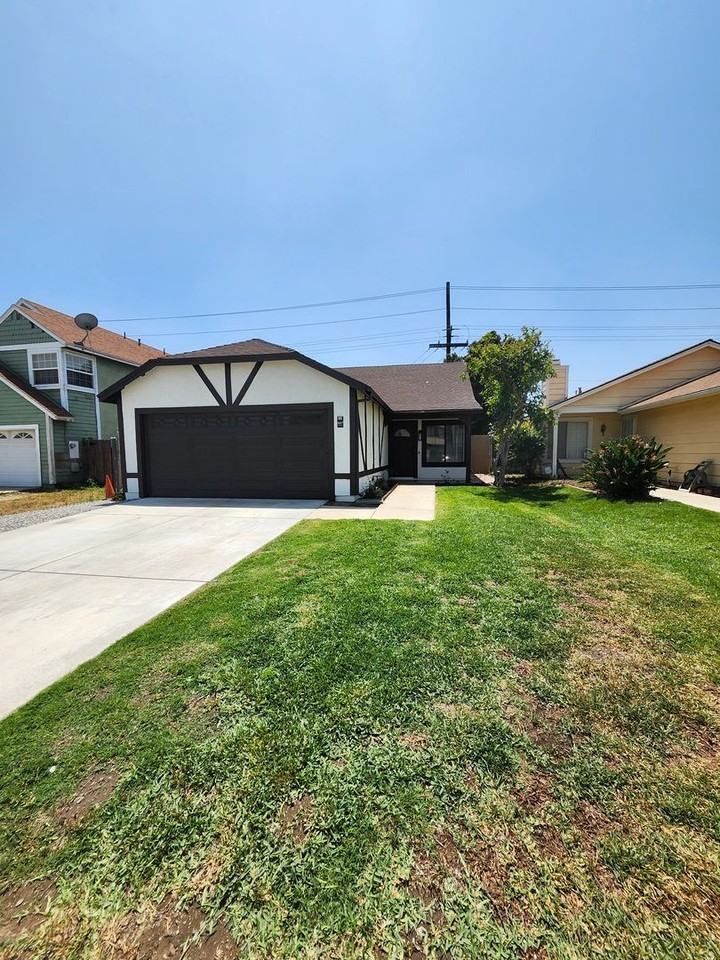 947 Manzanita St - Photo 2 of 43