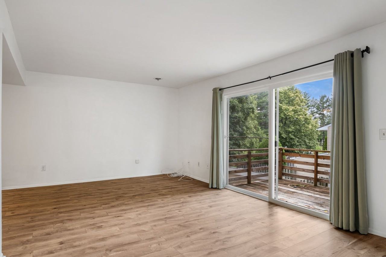 1918 Sussex Rd - Photo 7 of 26