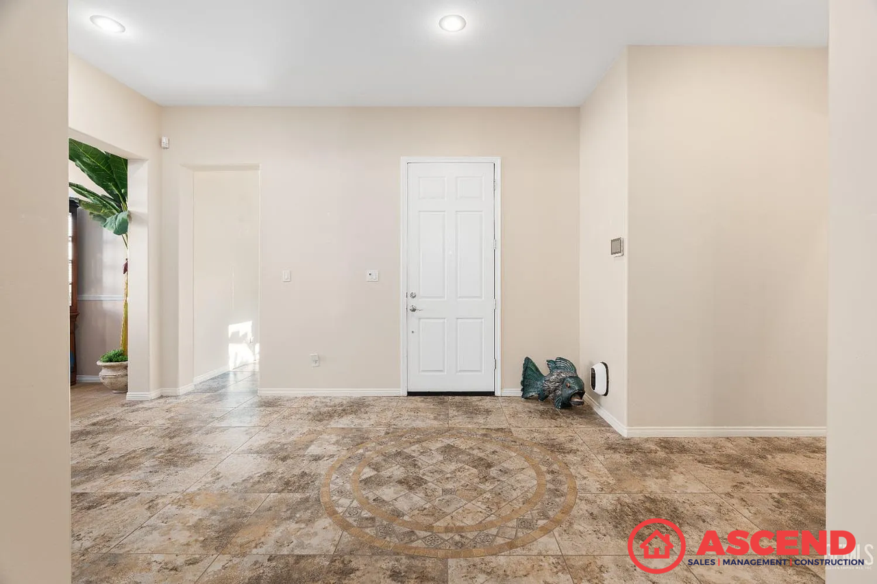 5005 Boulder Creek Pl - Photo 5 of 23